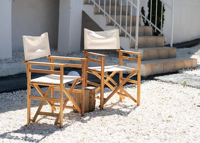 Grand Seaview Retreat - Walk To The Beach