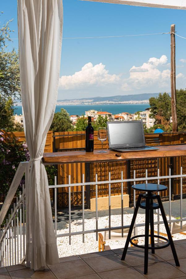Grand Seaview Retreat - Walk To The